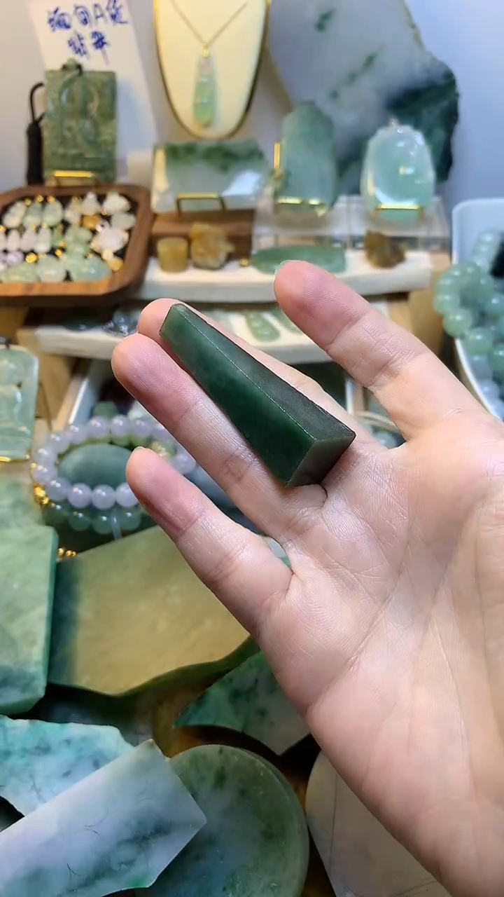 未镶嵌挂件翡翠缅甸A货翡翠,没有运费险,有纹有裂