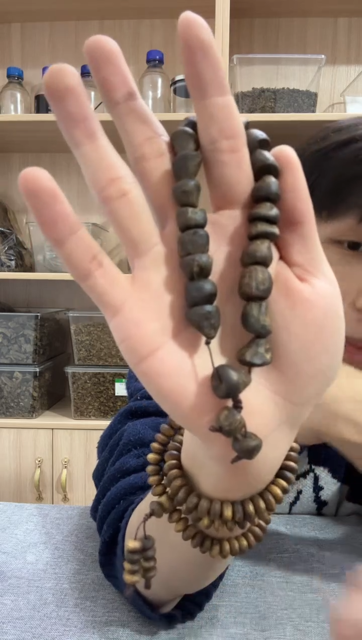 【闪购商品】沉香手串1.3沉水树丁单圈22克+ 多样性发其一
