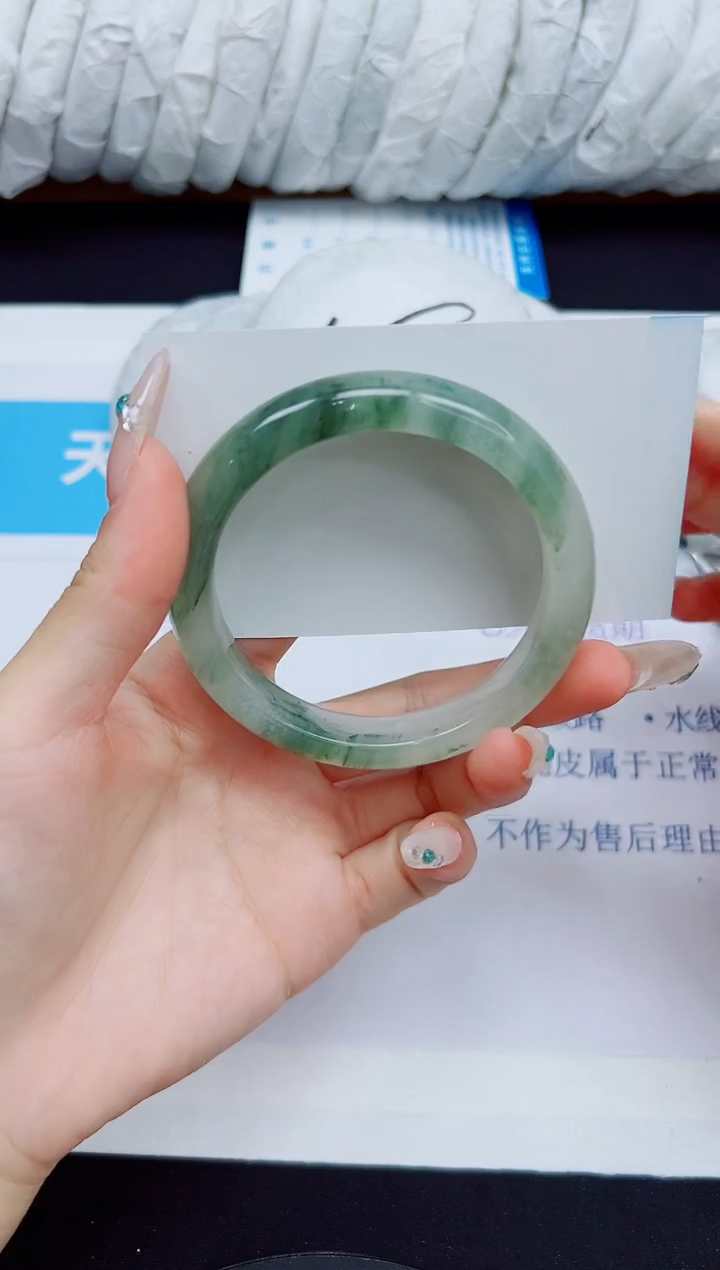 石英质玉手镯未镶嵌6/56.8