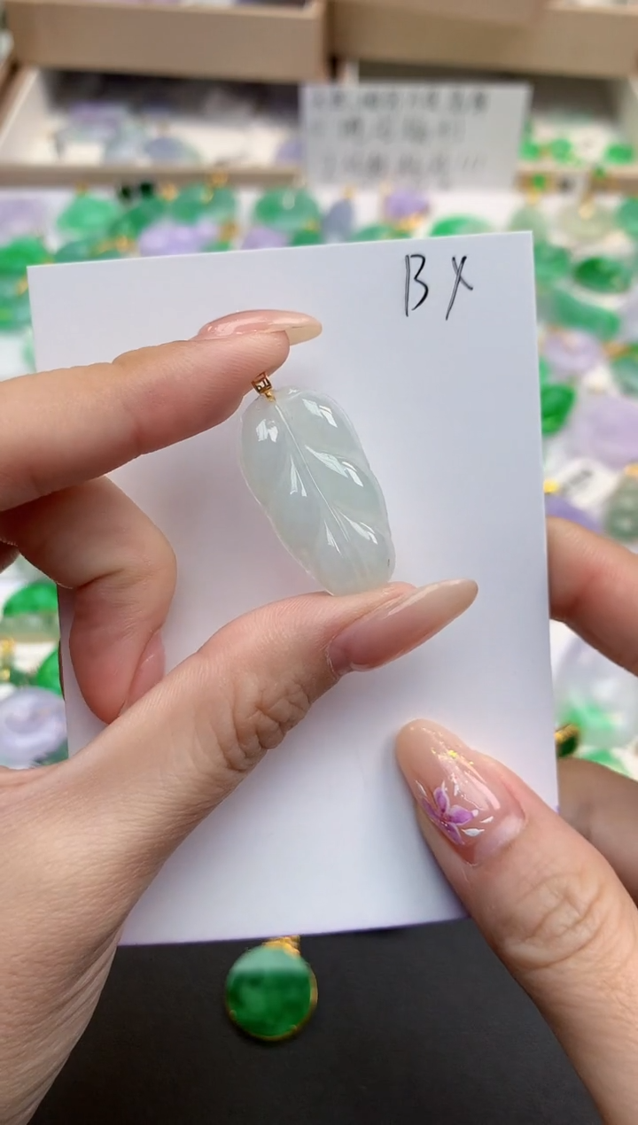 颈饰18K金镶嵌翡翠天然缅甸A货翡翠