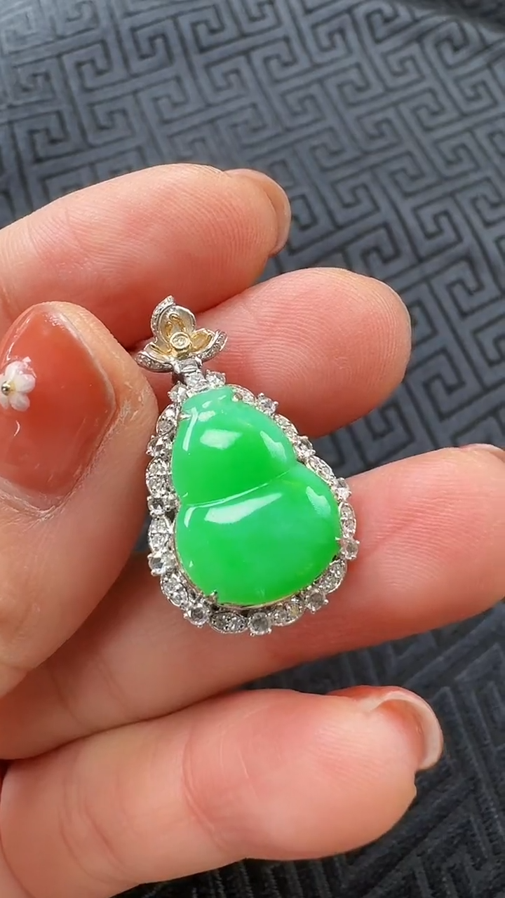 【闪购商品】翡翠吊坠(不含链)18K金镶嵌吊坠