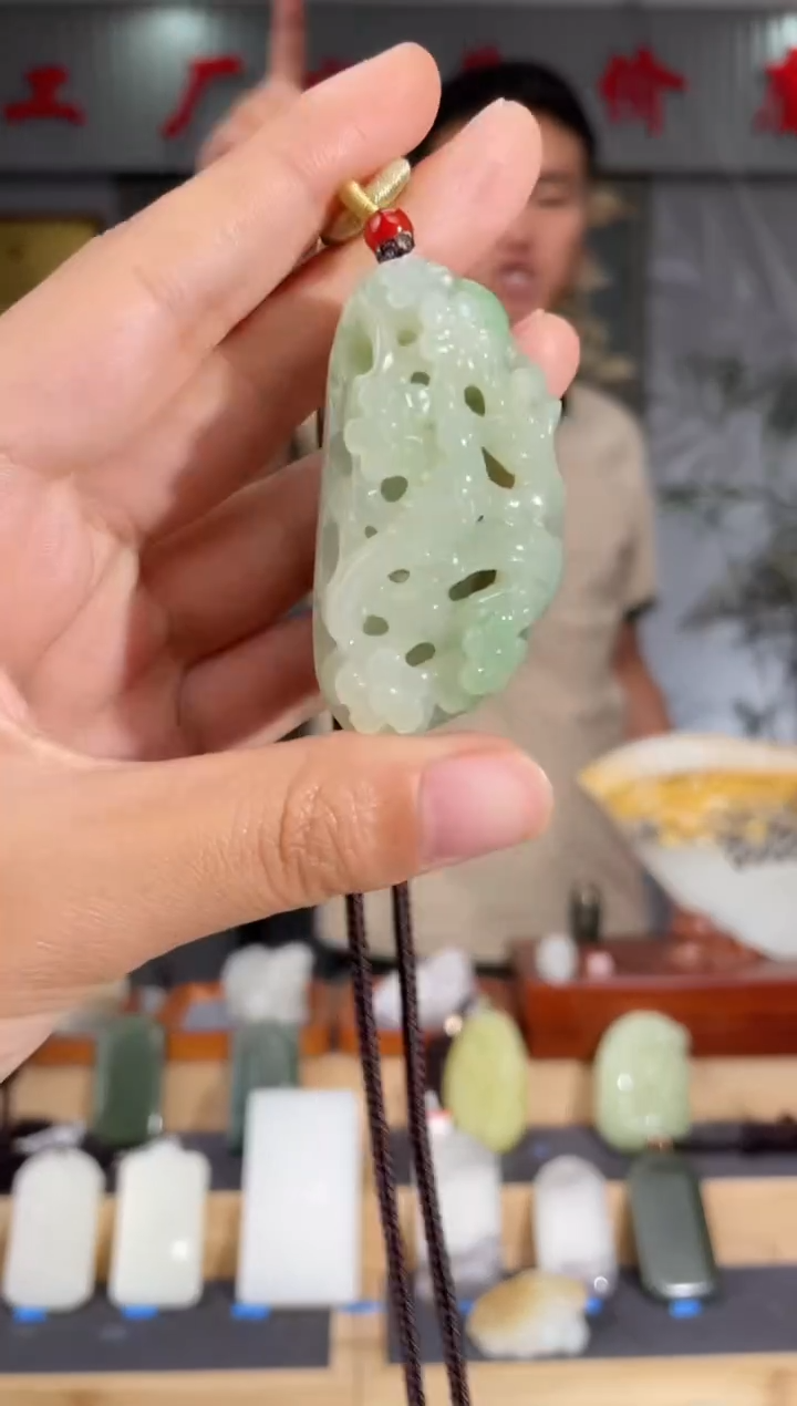 和田玉未镶嵌颈饰1