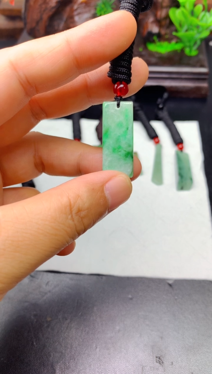 颈饰未镶嵌翡翠@*榆料子