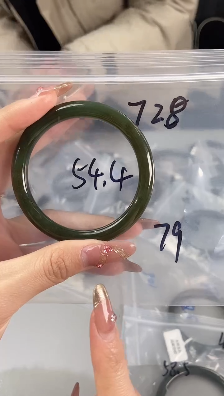 【闪购商品】和田玉手镯未镶嵌和田玉手镯728