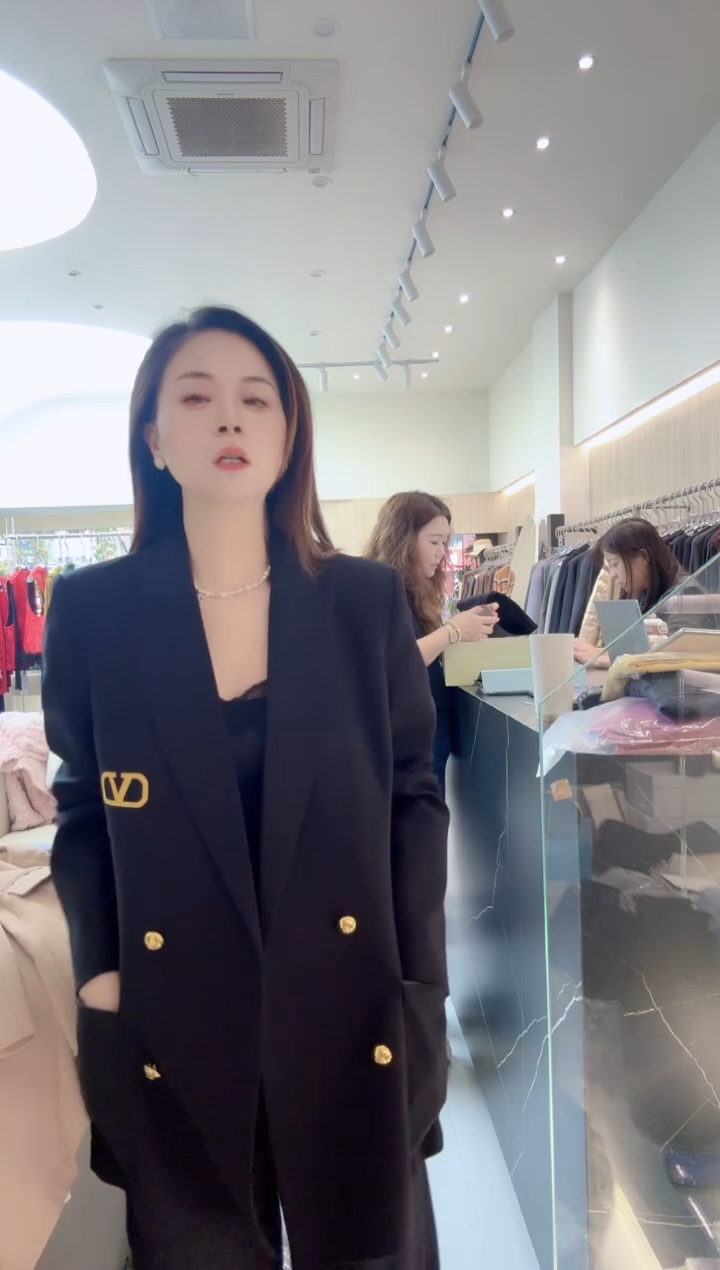 中码黑色西服外套