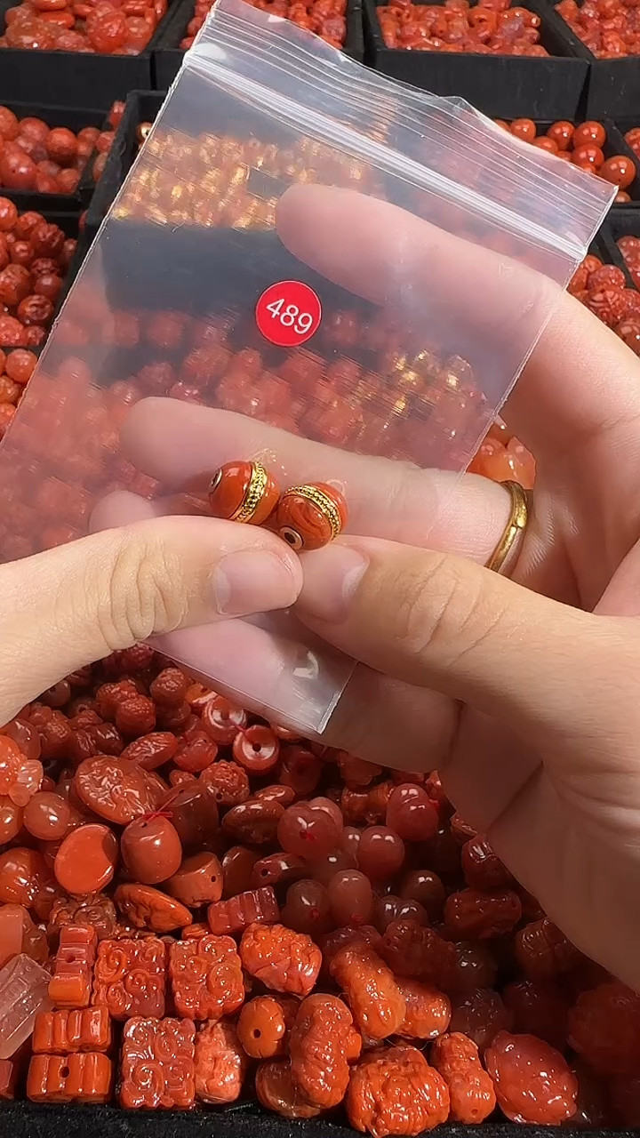 颈饰未镶嵌南红玛瑙1