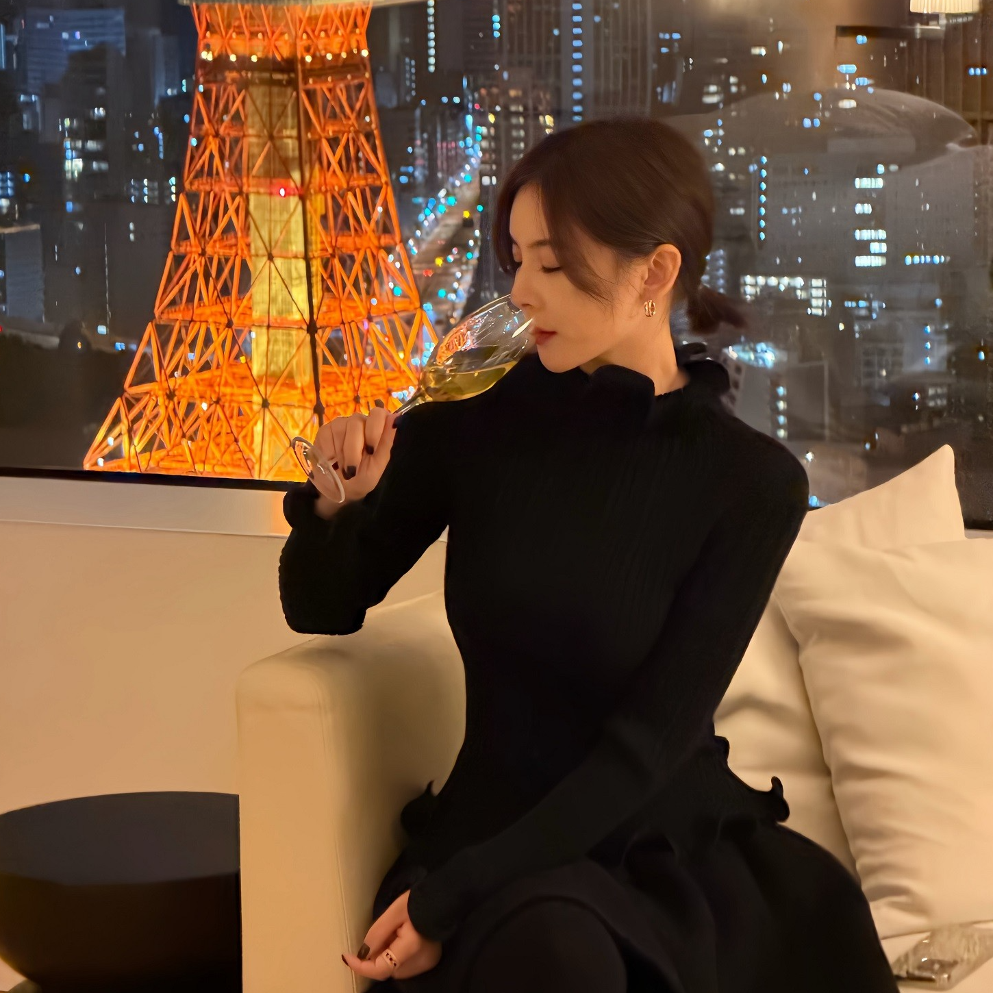 DIDI LAUREN“天鹅”小众设计师款木耳边修身羊毛坑条针织衫