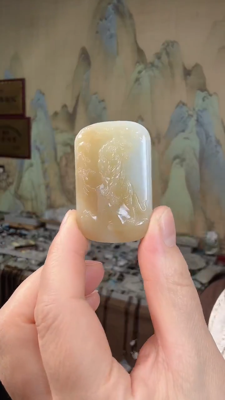 颈饰未镶嵌和田玉.