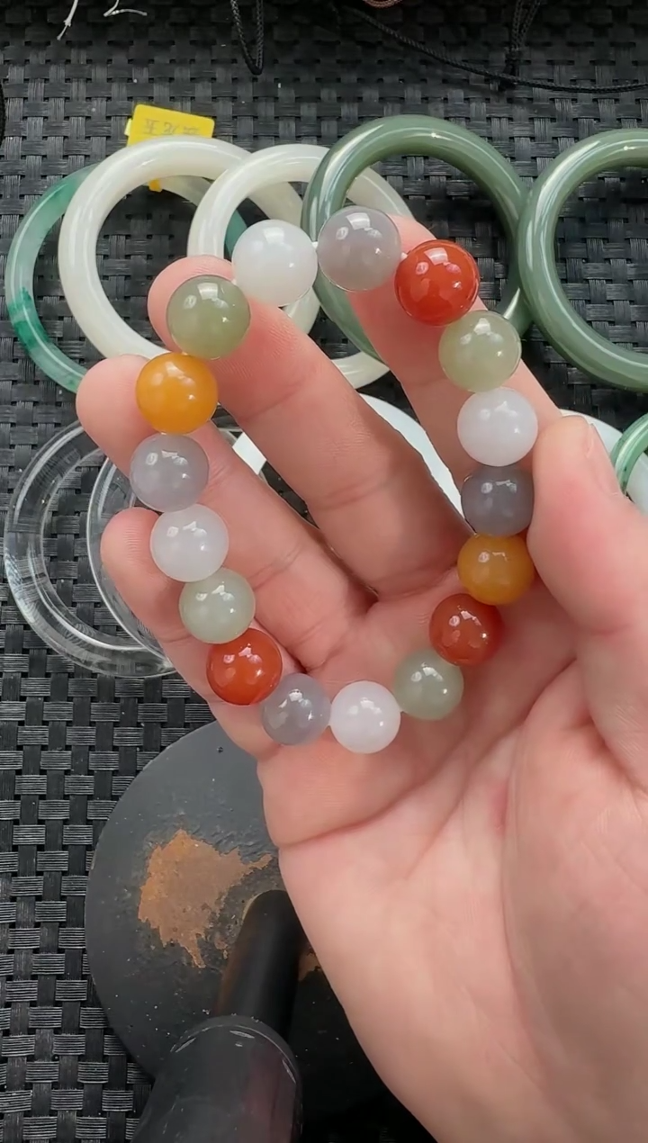 颈饰未镶嵌和田玉12多宝手串