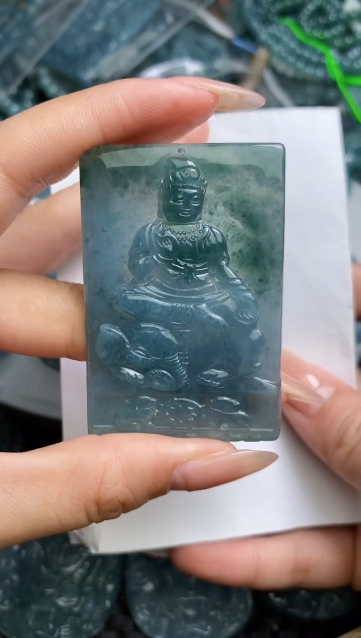 【闪购商品】翡翠颈饰未镶嵌          