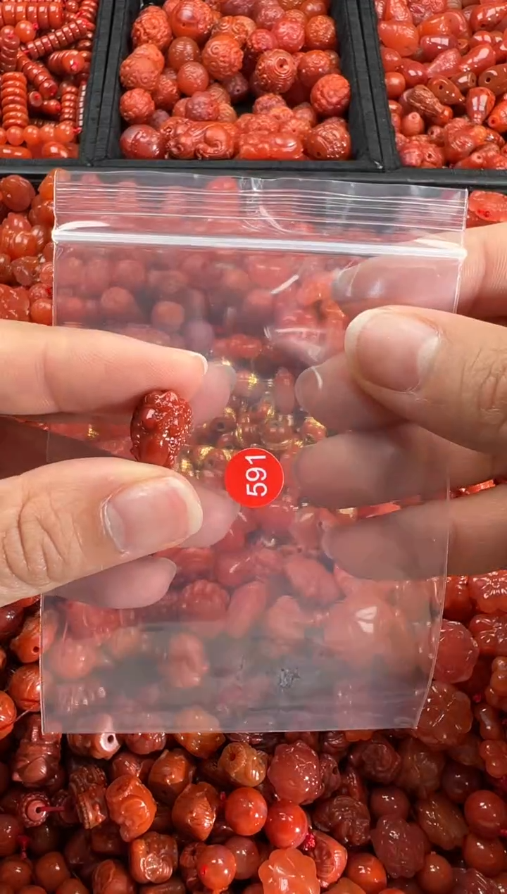 【闪购商品】南红玛瑙颈饰未镶嵌1