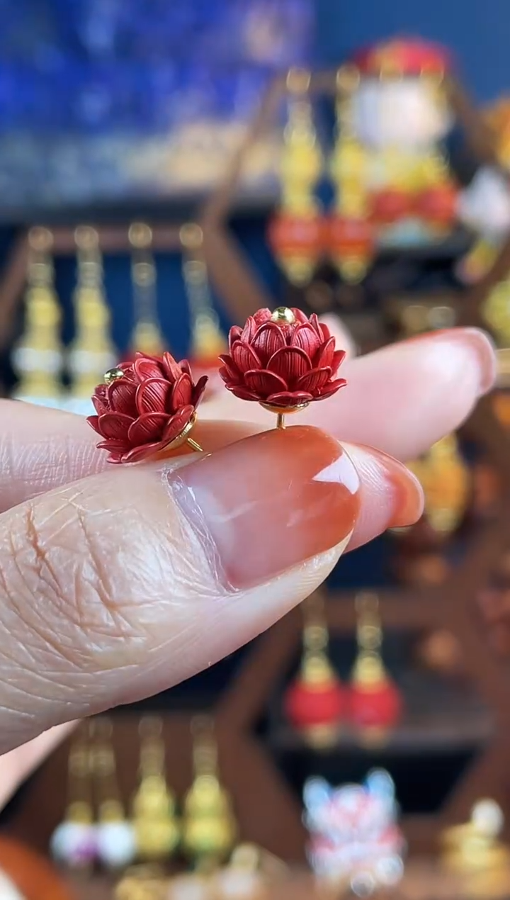 【闪购商品】红红莲花珐琅耳钉