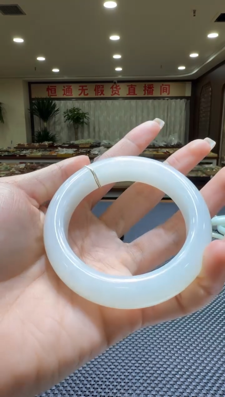 颈饰未镶嵌和田玉手镯57