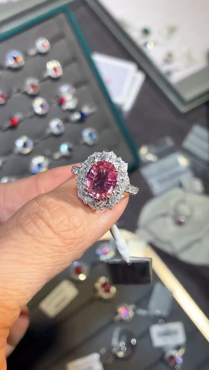 戒指彩色蓝宝石18K金镶嵌枙*【闪购】3.02ct/无烧帕帕拉恰/3-2