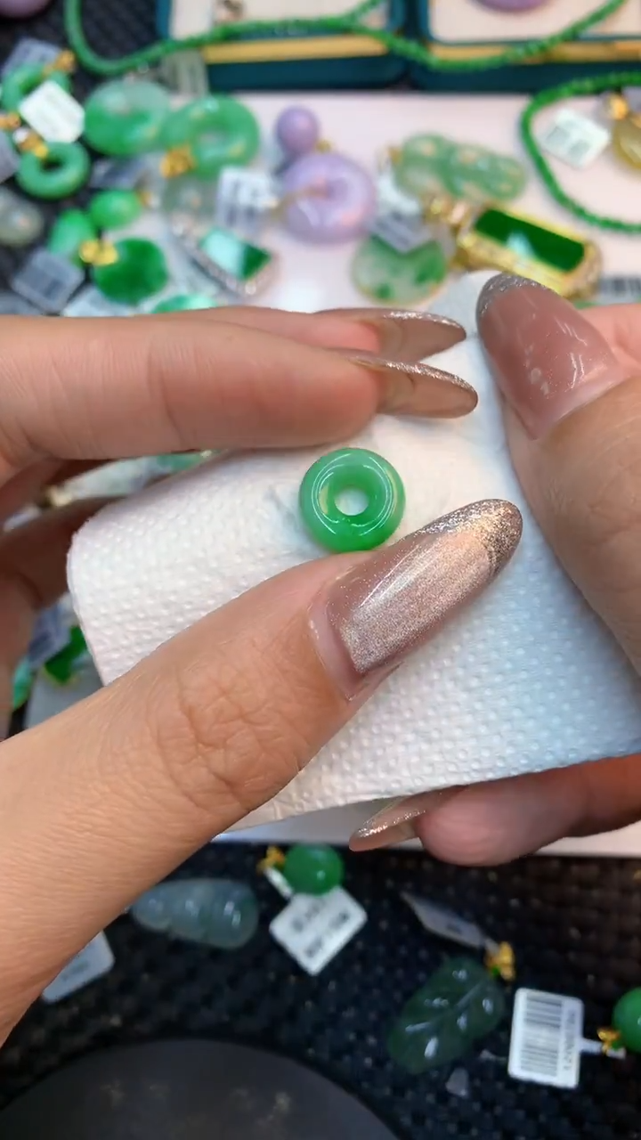 颈饰未镶嵌翡翠1