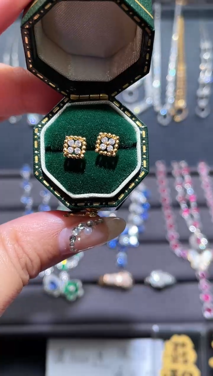 【闪购商品】钻石耳饰18K金镶嵌钻石耳饰