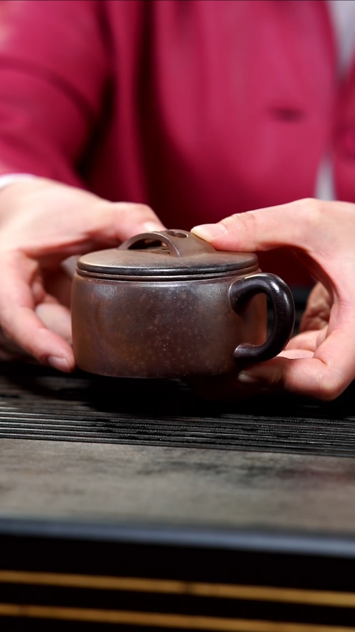 【闪购商品】紫砂茶壶10-半手龙血砂柴烧汉瓦160cc