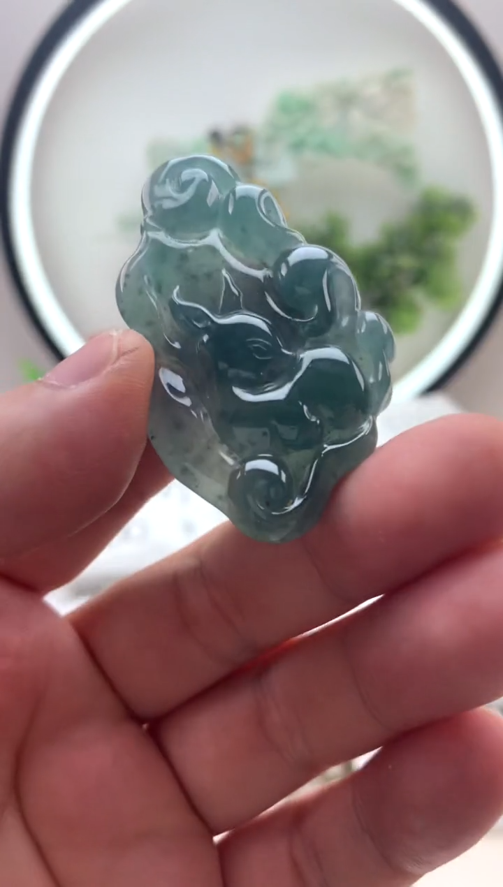 颈饰未镶嵌翡翠九尾狐