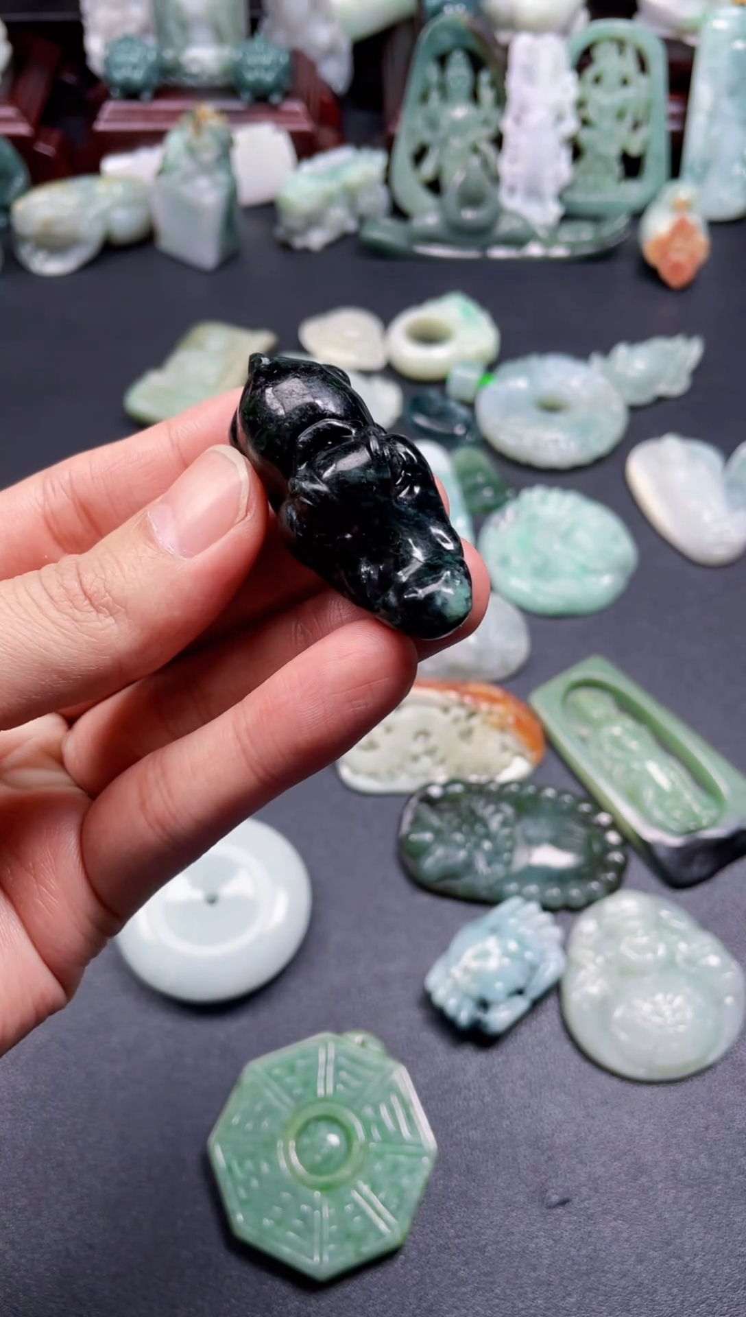 颈饰未镶嵌翡翠17  天然翡翠a货  鳄鱼