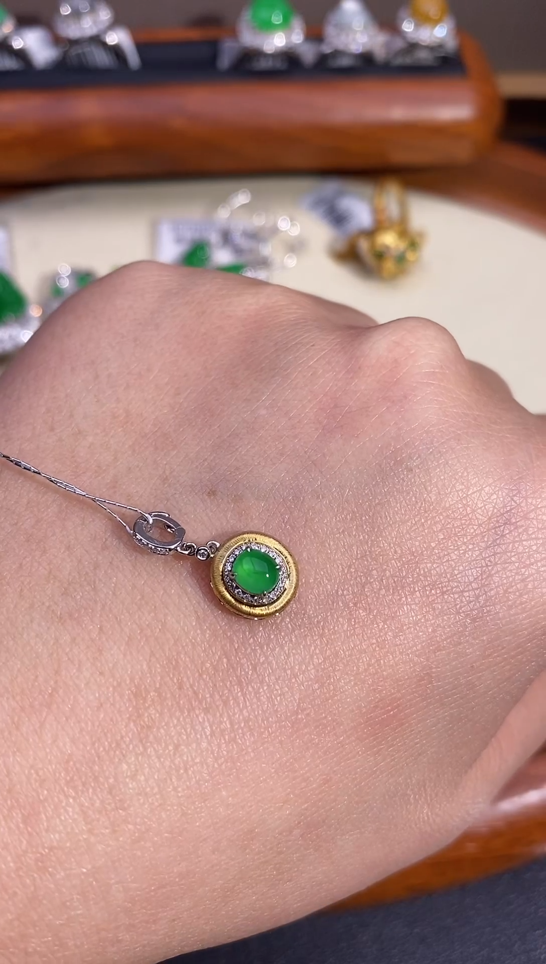 【闪购商品】翡翠吊坠(不含链)18K金镶嵌万能扣吊坠