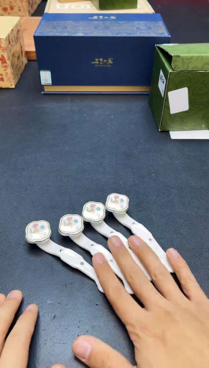 瓷片我又回来了全部漏@@WE197