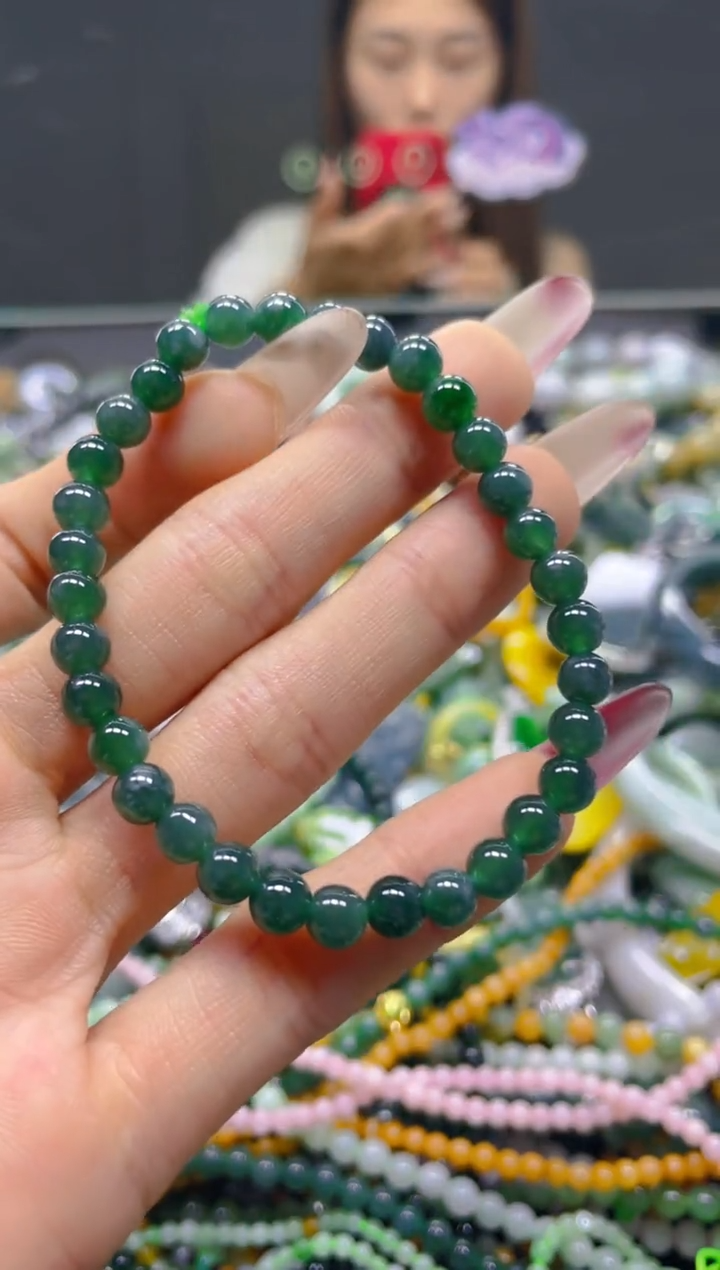 颈饰未镶嵌翡翠5MM/J/翡翠A货，一件也是批发价