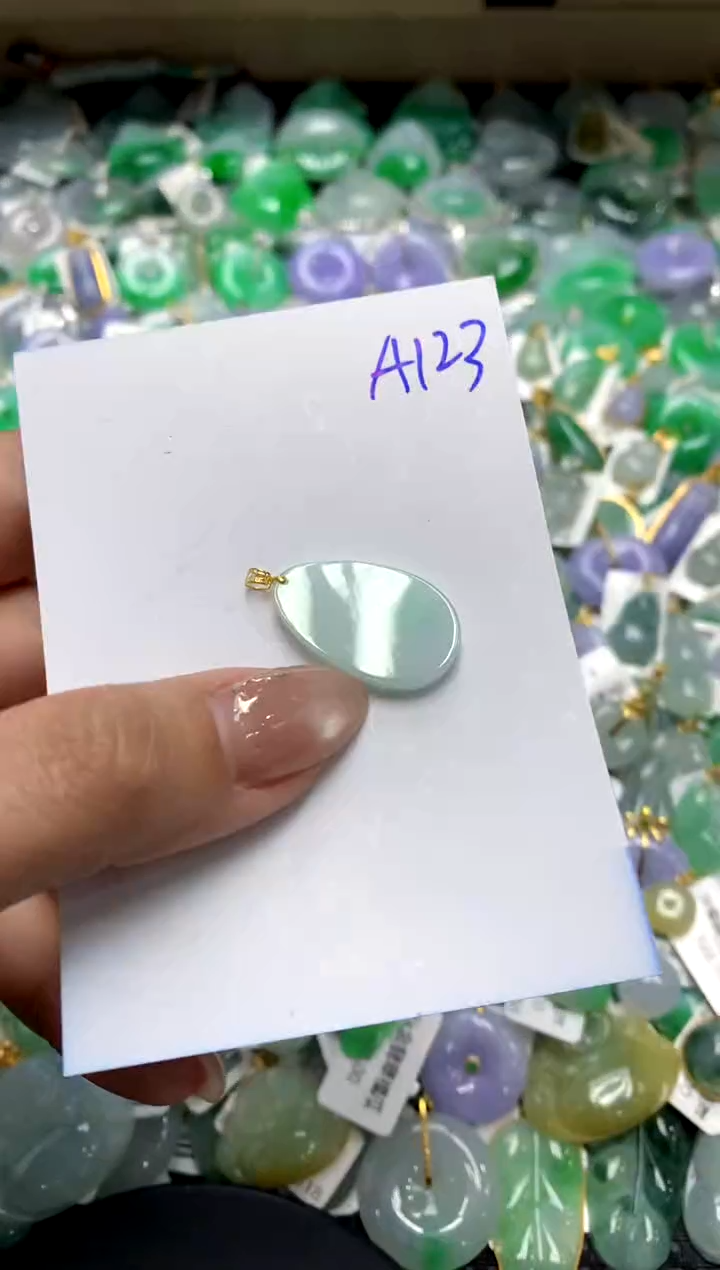 【闪购商品】翡翠颈饰18K金镶嵌11111111111