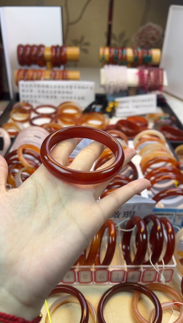 【闪购商品】玛瑙/玉髓手镯未镶嵌54圈口