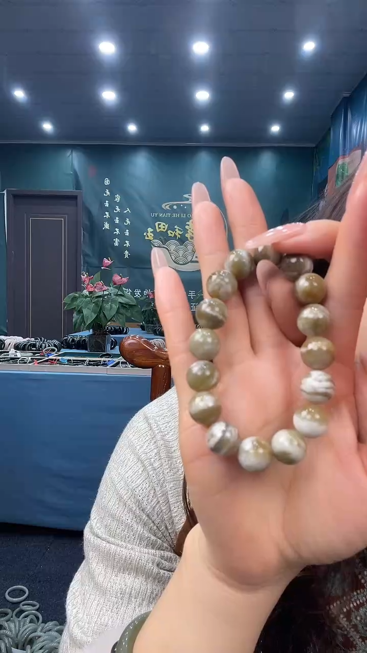 未镶嵌手串和田玉?**.牛轧糖手串