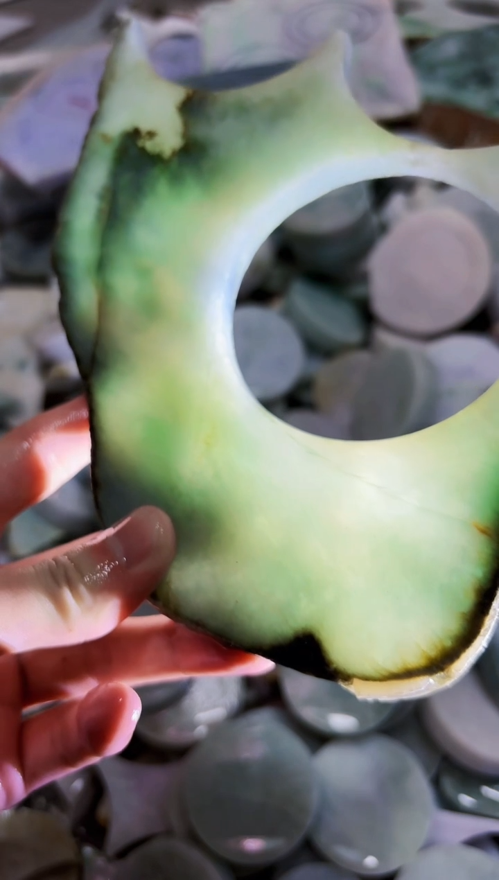 【闪购商品】翡翠颈饰未镶嵌A货吴玉2033