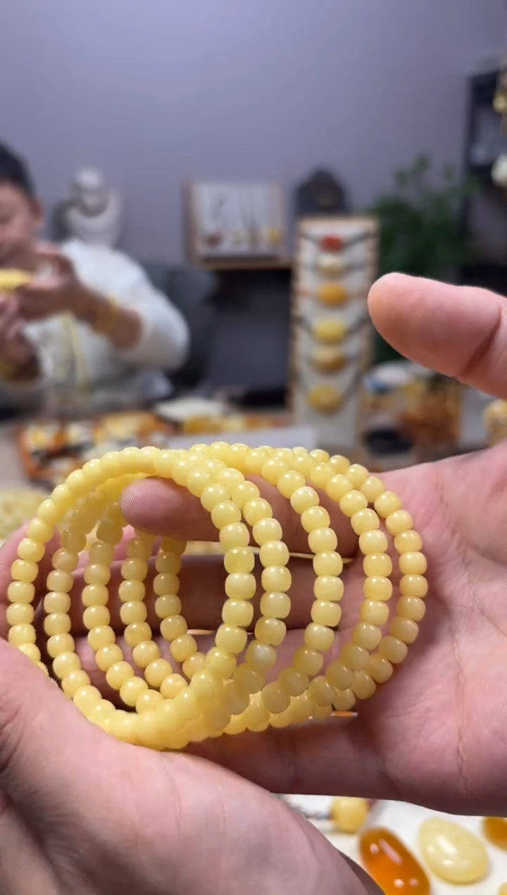 【闪购商品】蜜蜡裸石未镶嵌多样性发一件