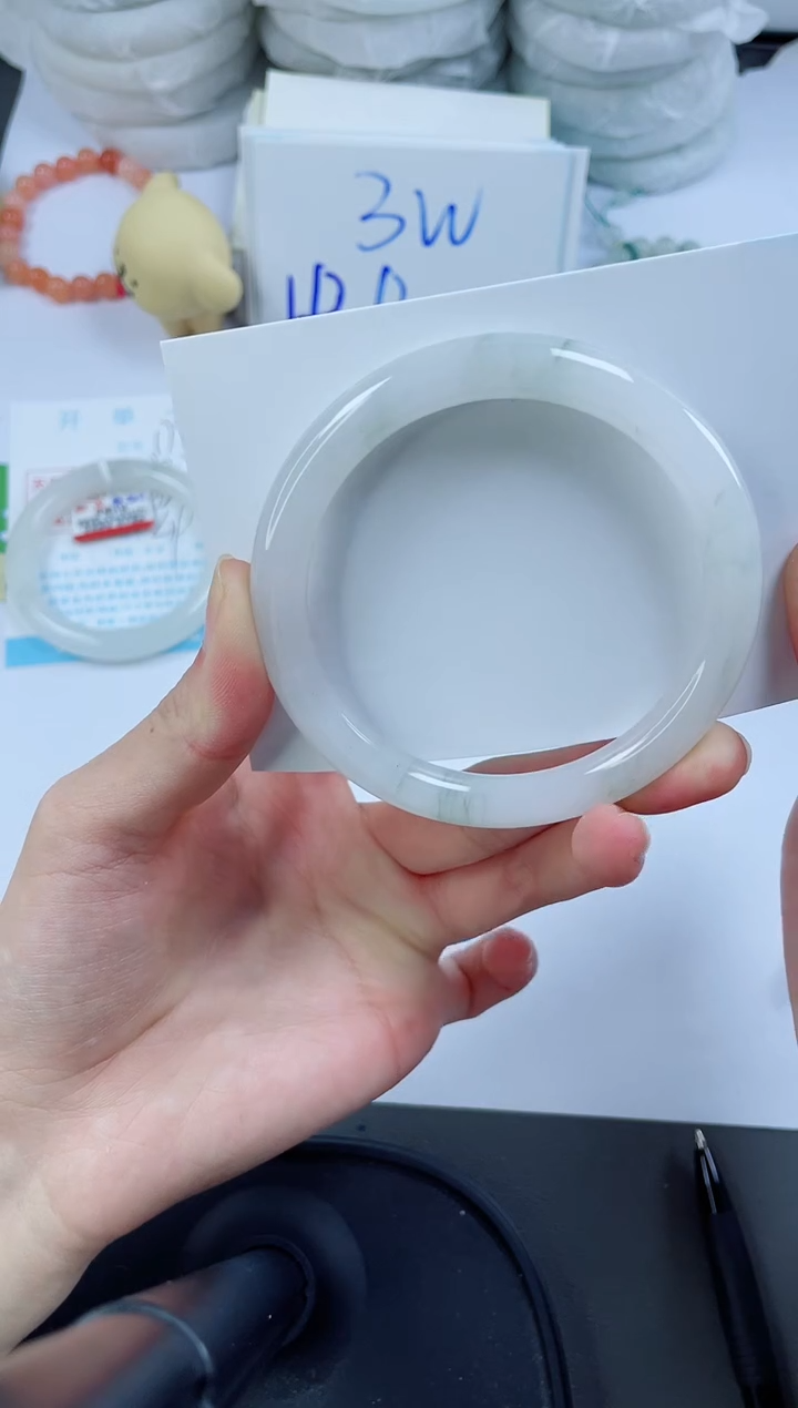 【闪购商品】石英质玉手镯未镶嵌179-58.9