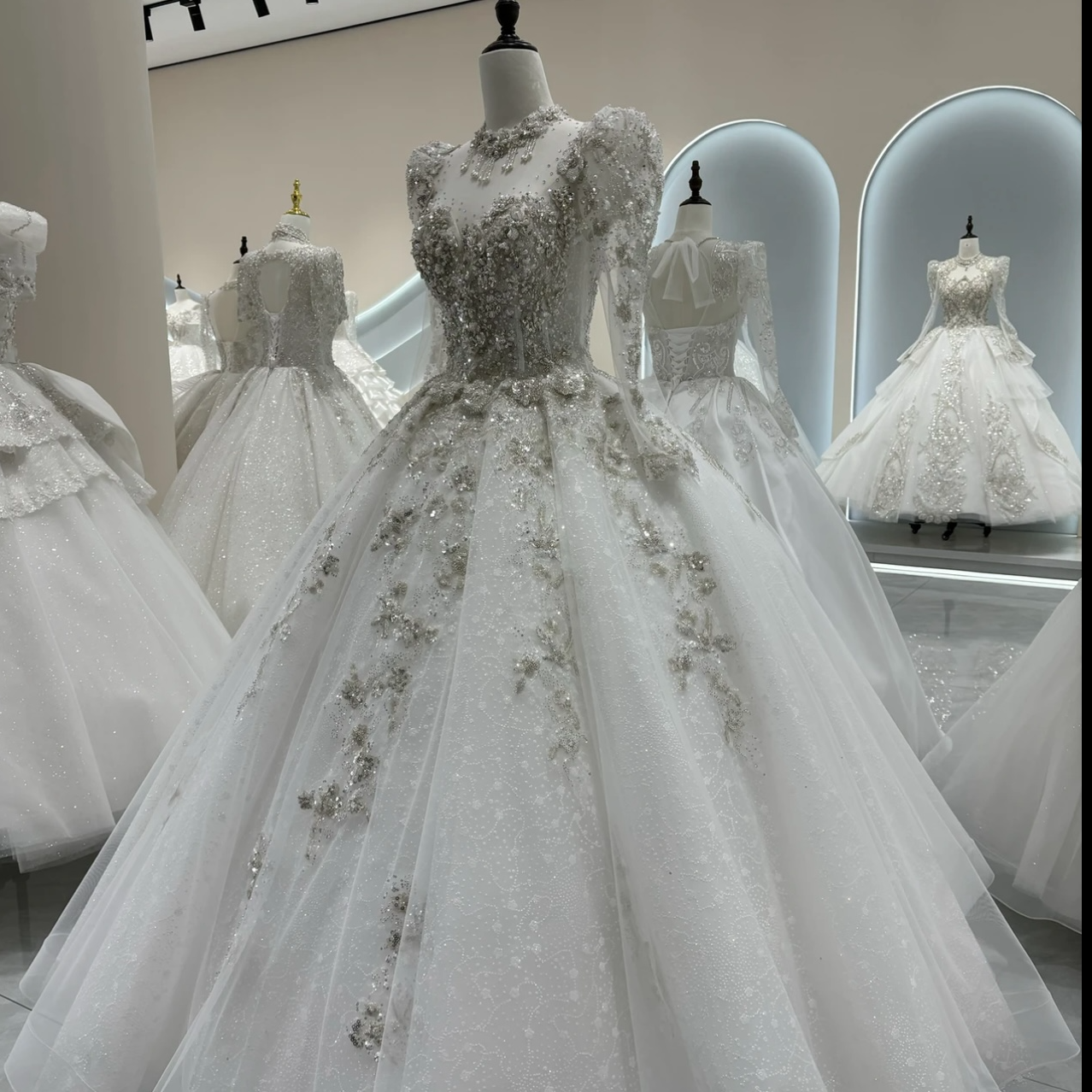 直播间专拍-库存白色一字肩婚礼婚纱拖尾礼服秀禾