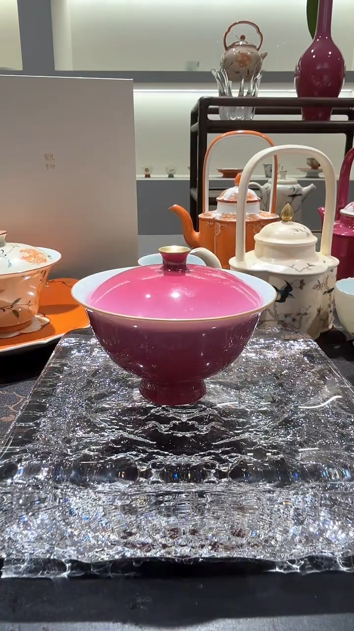 【闪购商品】合吾原创渐变胭脂红陶瓷盖碗