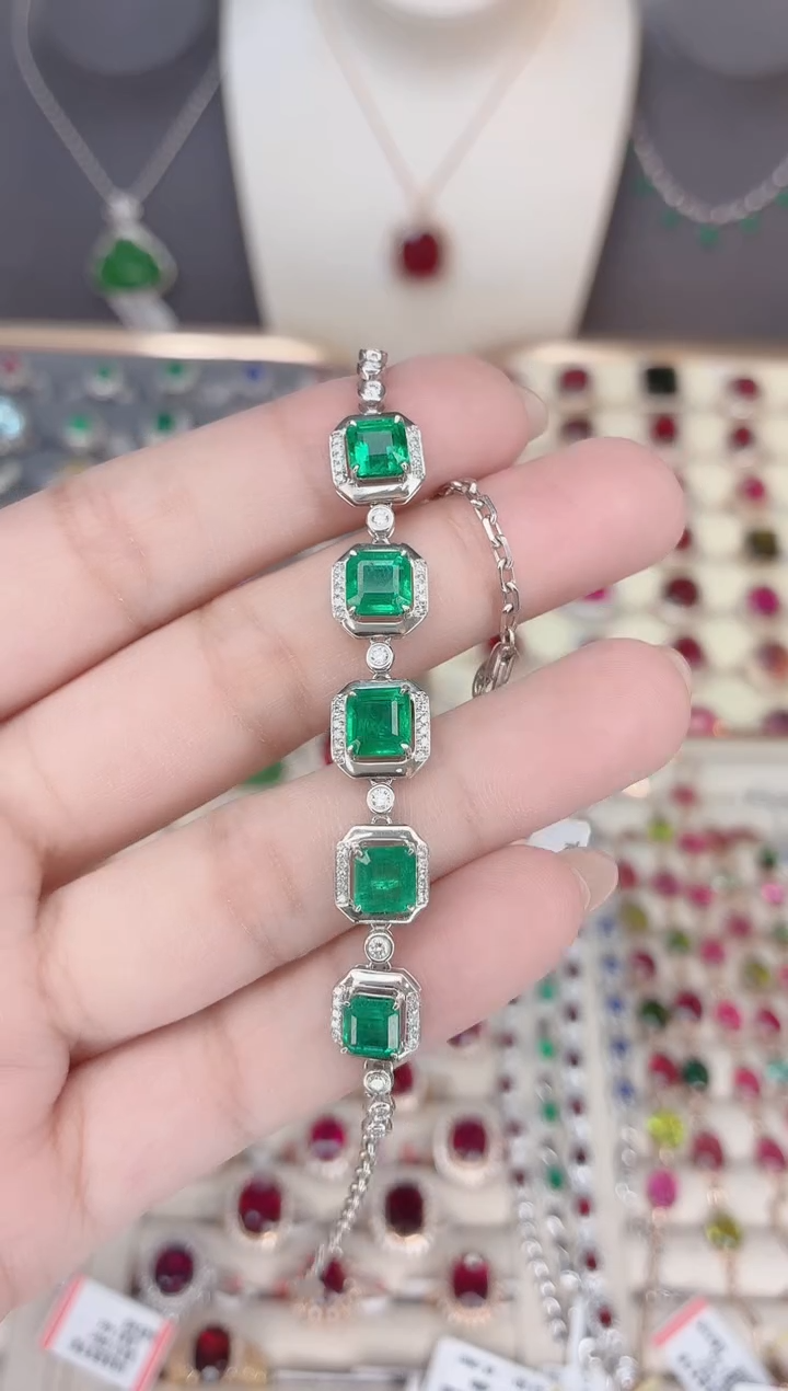 18K金镶嵌手链祖母绿浙****潇-6.8ct