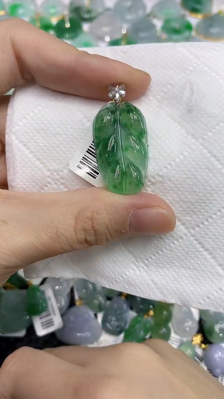 颈饰18K金镶嵌翡翠a货支持复检百元以上9元证书费自理