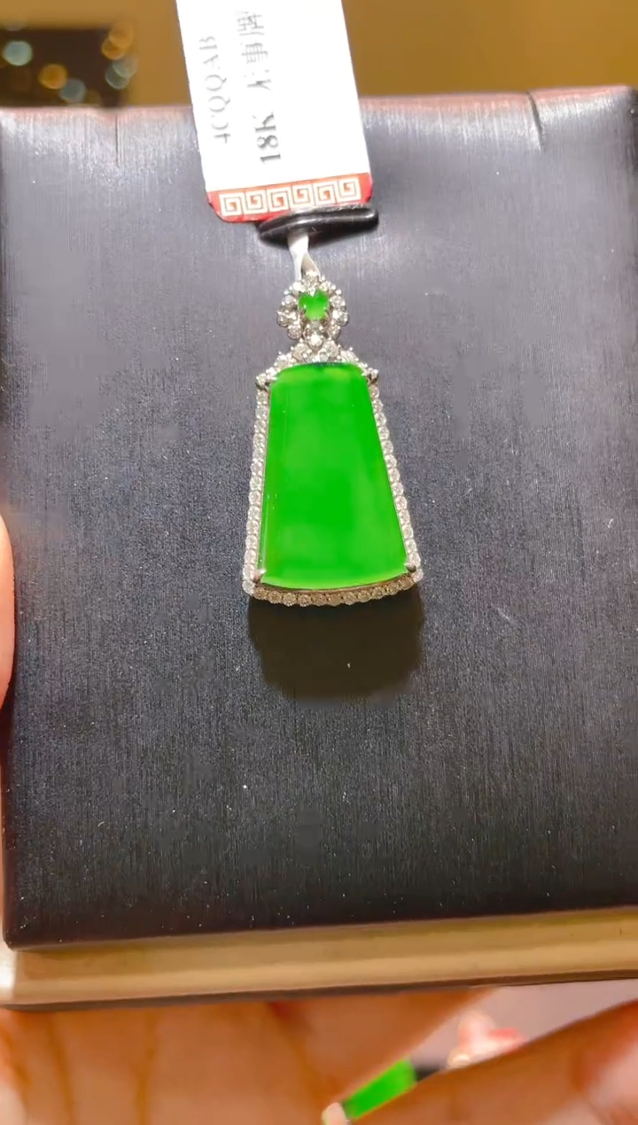 【闪购商品】翡翠18K金镶嵌吊坠(赠链)A29