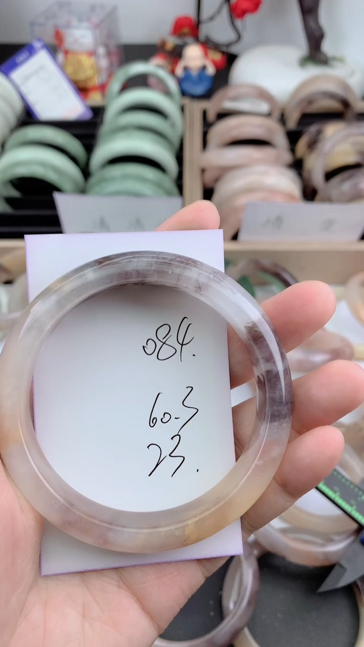 未镶嵌手镯石英质玉084