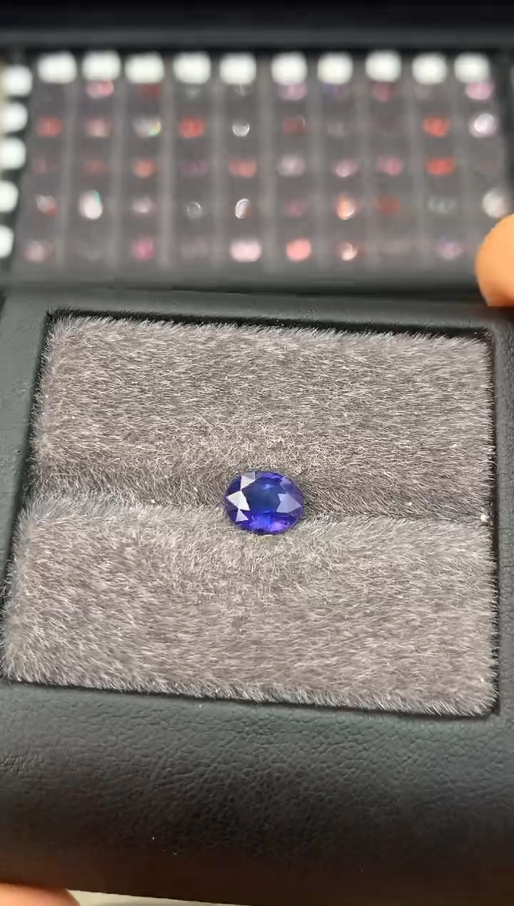 【闪购商品】定制蓝宝石裸石未镶嵌1.53ct 兰卡老烧紫蓝宝
