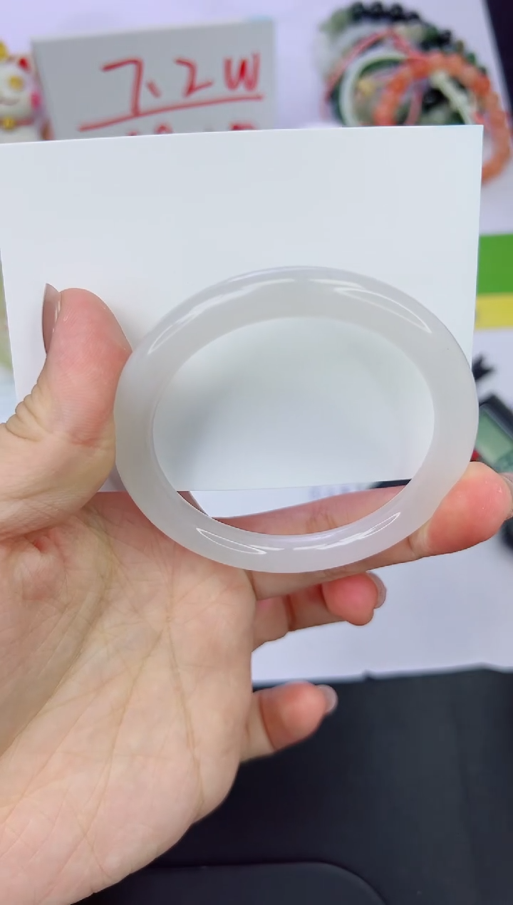 【闪购商品】石英质玉手镯未镶嵌323-55