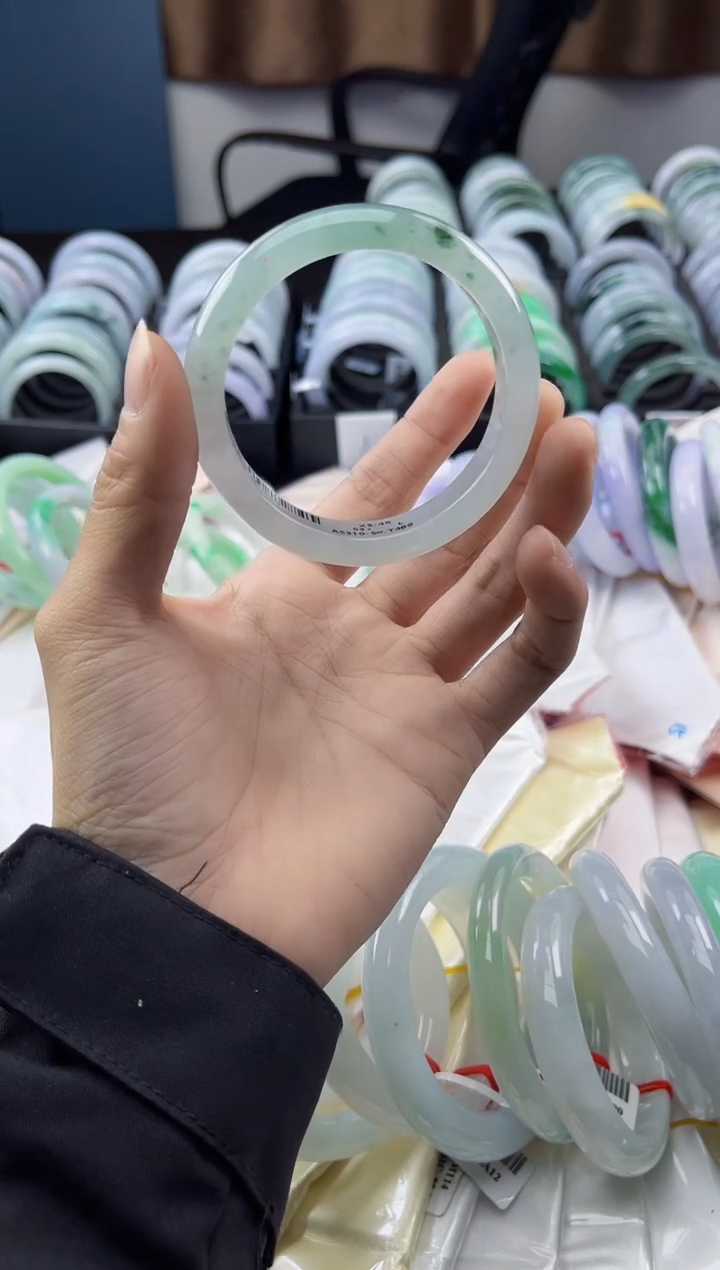 【闪购商品】翡翠手镯未镶嵌翡翠1