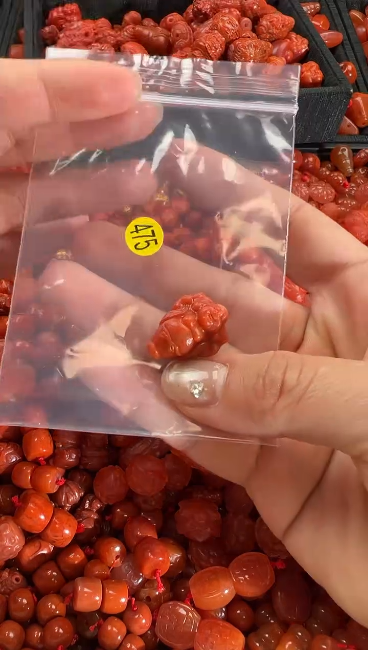 【闪购商品】南红玛瑙颈饰未镶嵌1