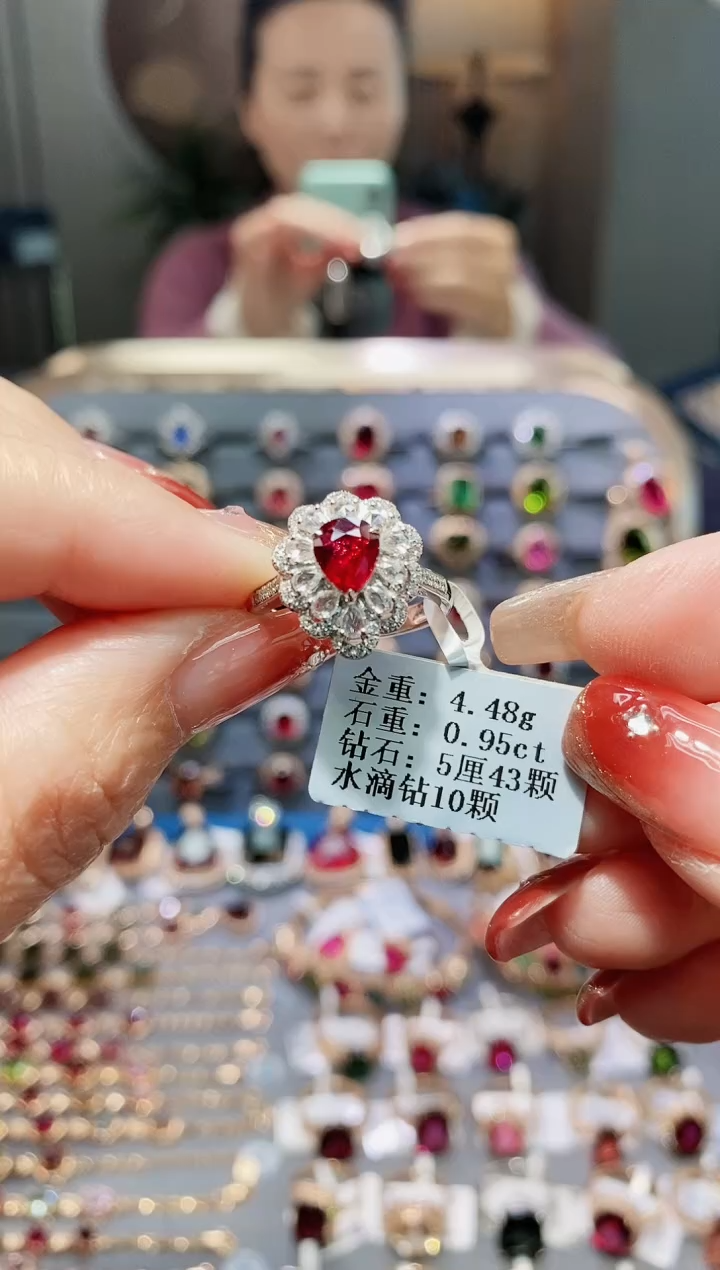 【闪购商品】红宝石戒指18K金镶嵌0.95.