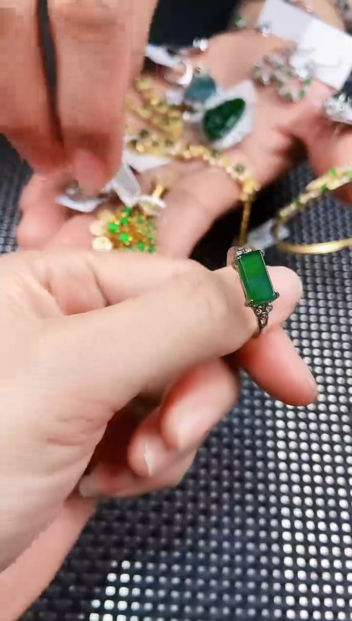 【闪购商品】翡翠戒指未镶嵌111111111