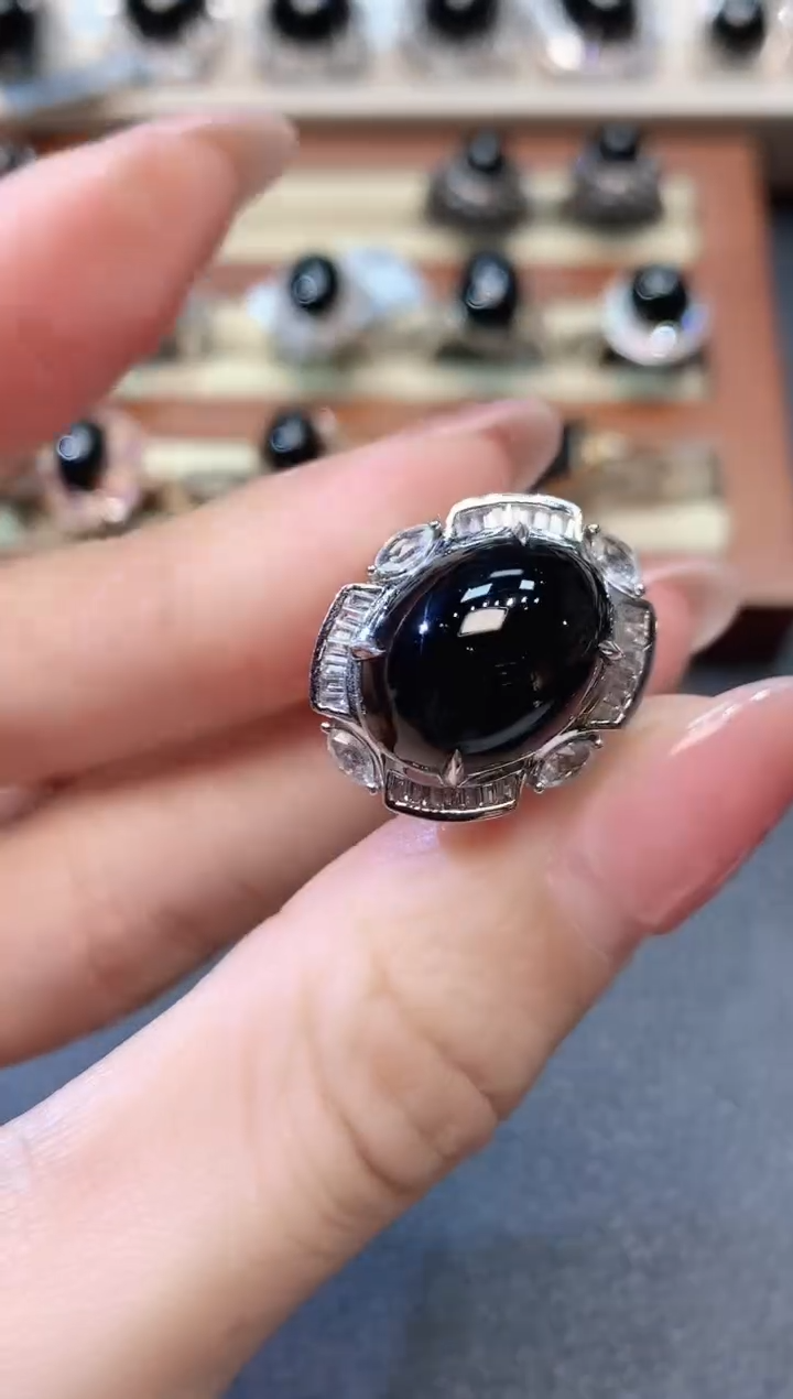 【闪购商品】翡翠戒指18K金镶嵌D45一件