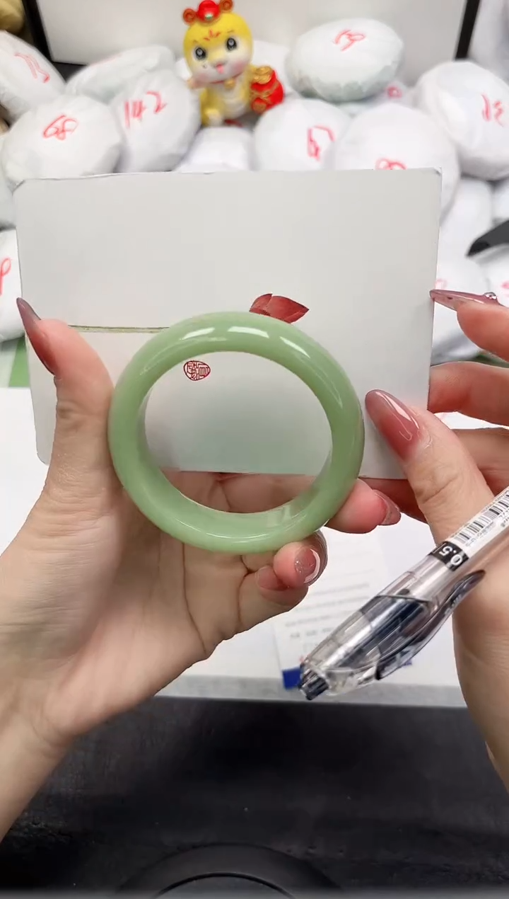 【闪购商品】石英质玉手镯未镶嵌372-52.2