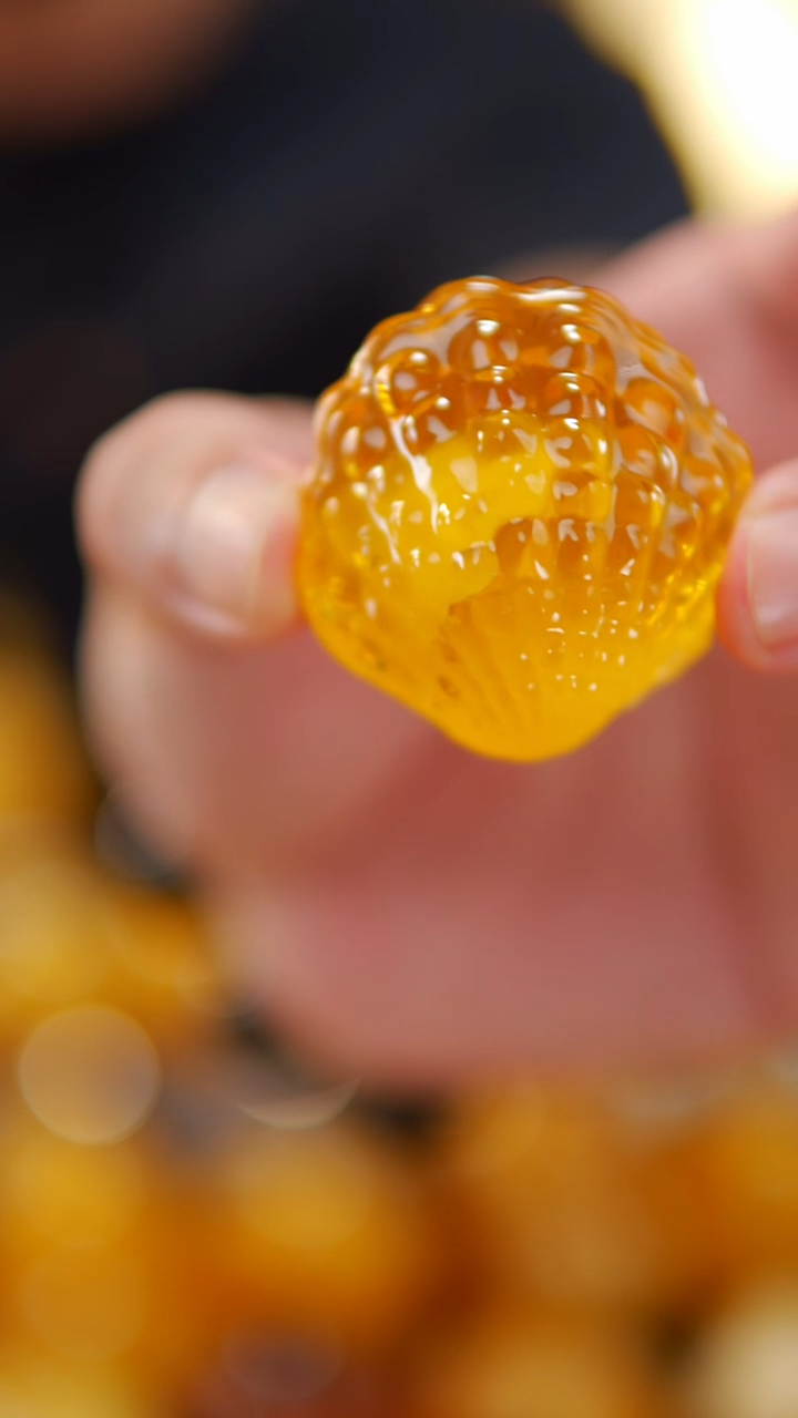 裸石琥珀未镶嵌金包蜜海螺吊坠19.6