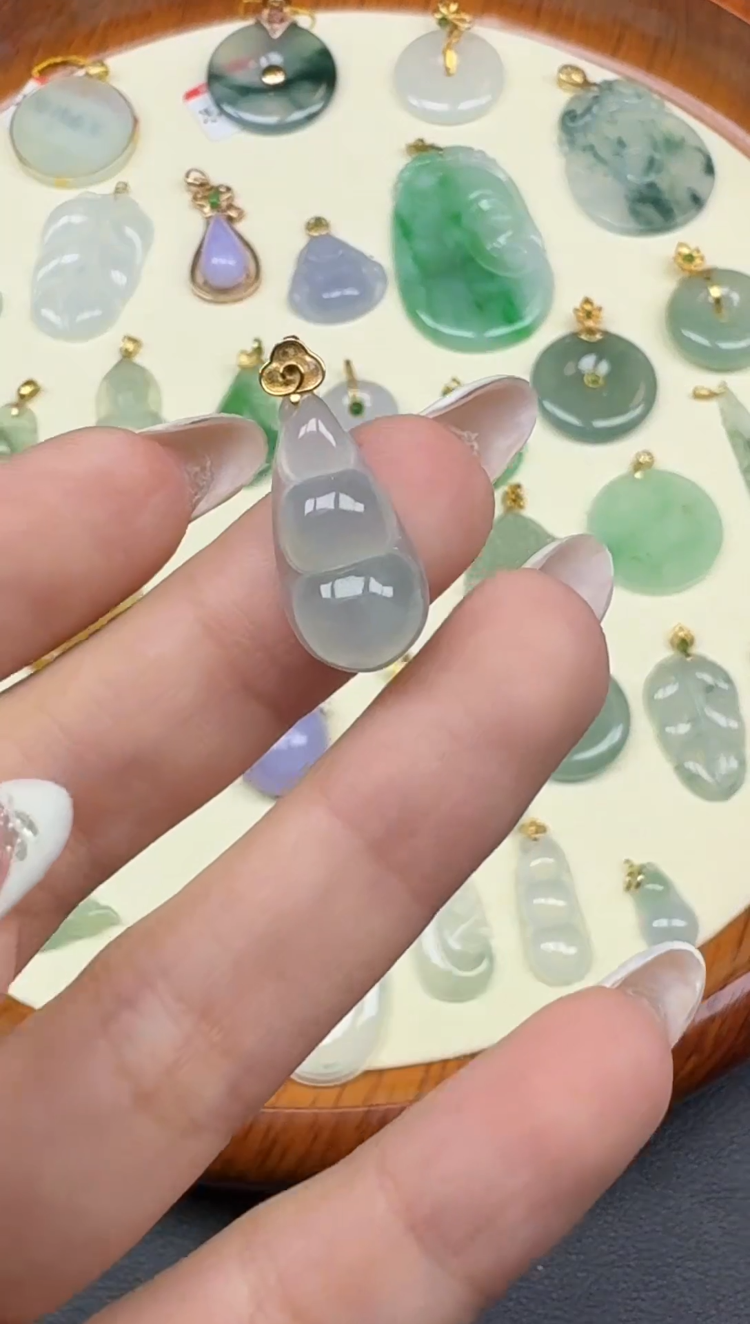 吊坠(赠链)18K金镶嵌翡翠豆子