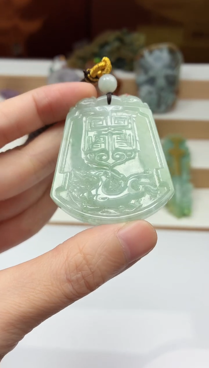 颈饰未镶嵌翡翠牌子