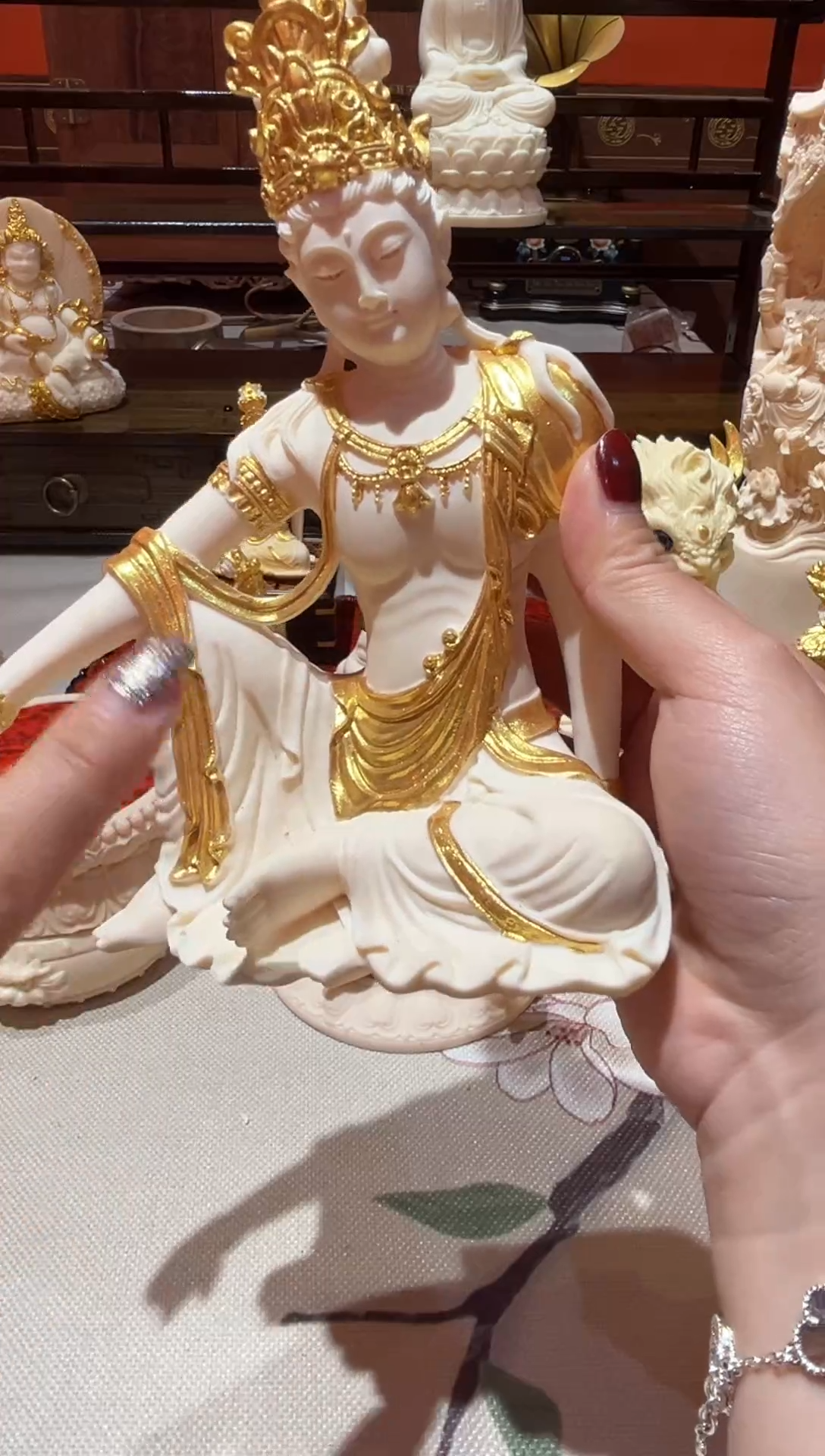 木20cm鎏金观自在